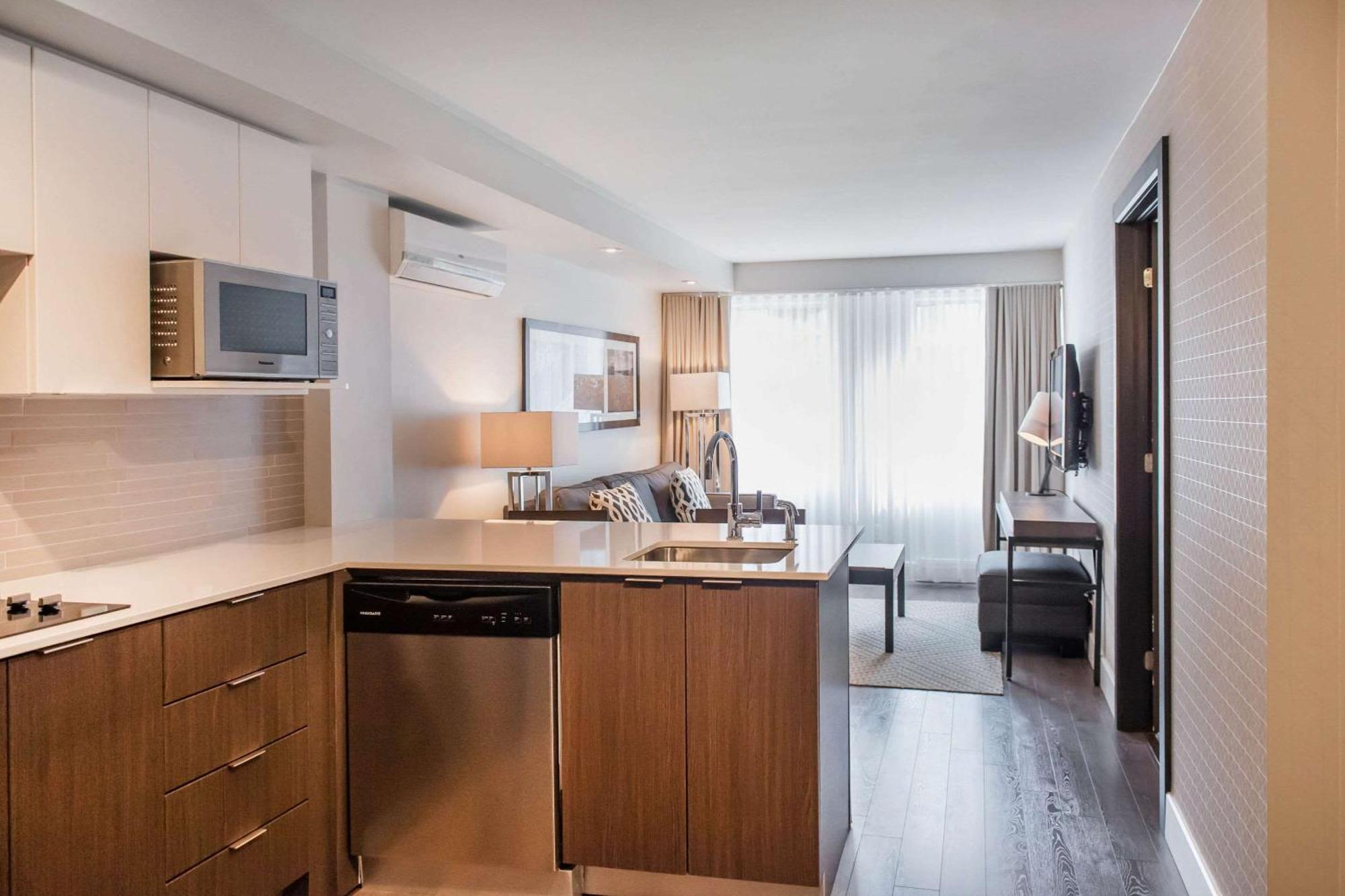 Les Suites Victoria, Ascend Hotel Collection Гатіно Екстер'єр фото